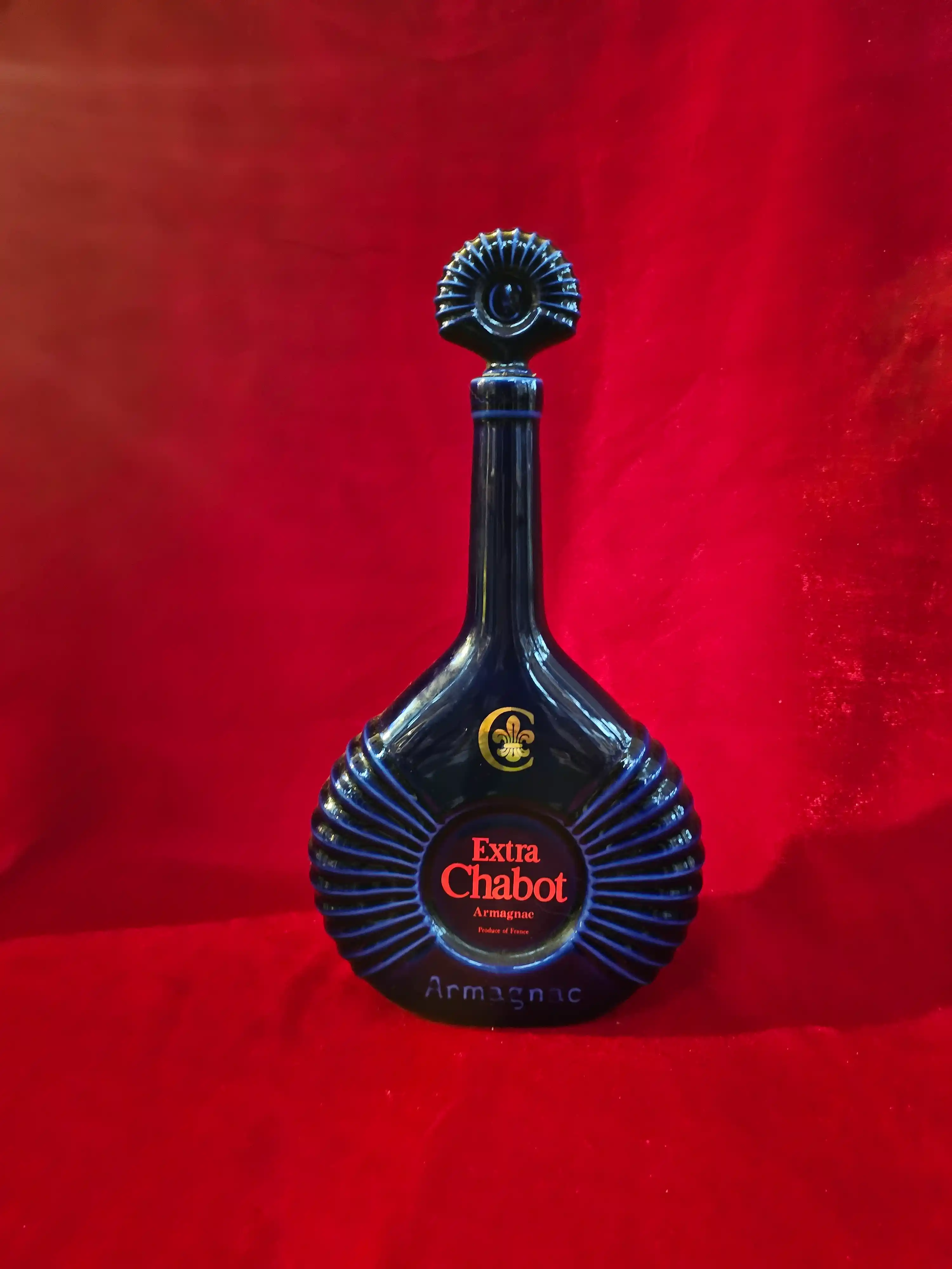 Vintage-Style Textured Clear Glass Decanter with Spherica
